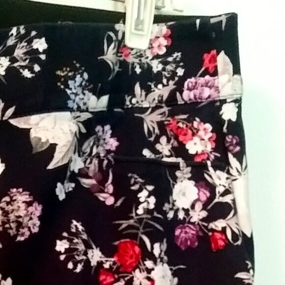 👖🌸💐LANE BRYANT Allie Ruffle Hem Floral Ankle Pants | Size 14 - Picture 8 of 10